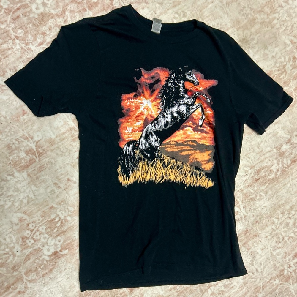 Gildan Black T-Shirt with Horse and Sunset Design